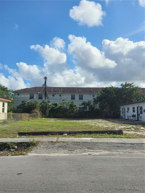 10 Nw Street, Hallandale Beach, FL, 33009 | Card Image