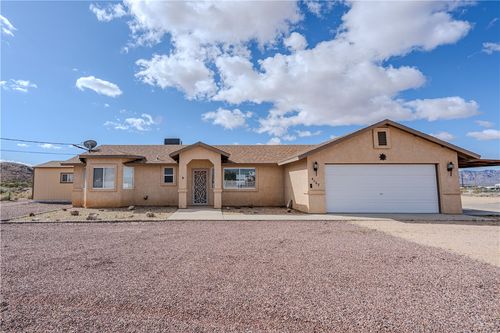 4568 W Scott Dr, Golden Valley, AZ, 86413-8122 | Card Image