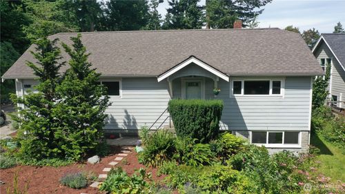 1209 Yew St, Bellingham, WA, 98229-8813 | Card Image