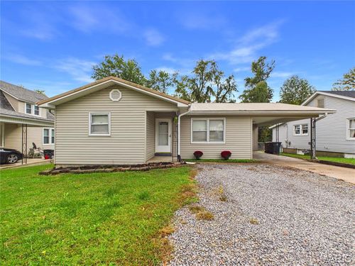 421 E Cape Rock Dr, Cape Girardeau, MO, 63701-3201 | Card Image