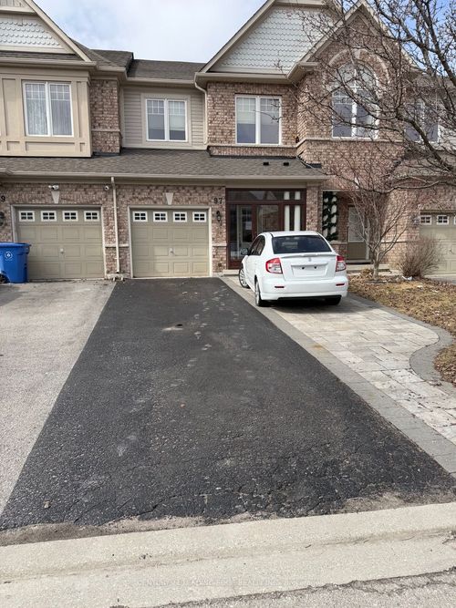 97 Thatcher Cres, East Gwillimbury, ON, L9N0B9 | Card Image