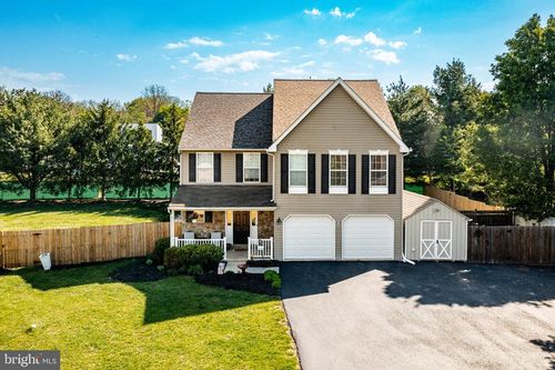 197 W 8th St, PENNSBURG, PA, 18073-1623 | Card Image