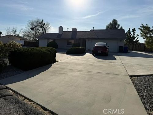 13564 Seminole Rd, Apple Valley, CA, 92308-6320 | Card Image