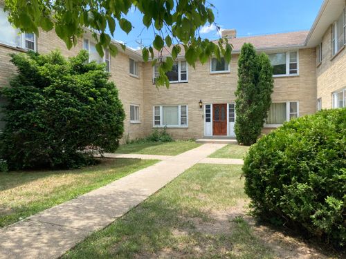 3469 S 83rd St, Milwaukee, WI, 53219-3842 | Card Image