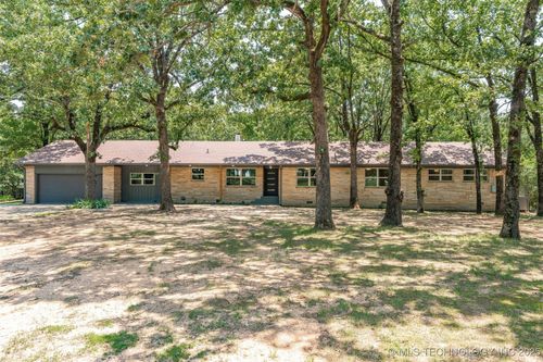 900 Louise Dr, Poteau, OK, 74953-2330 | Card Image