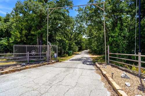447 W W Bypass 287, Alvord, TX, 76225-7752 | Card Image