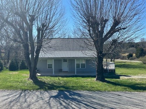 104 Geesling Ln, Hilham, TN, 38568-5813 | Card Image