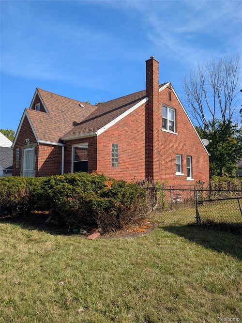 19718 Dean St, Detroit, MI, 48234-2075 | Card Image