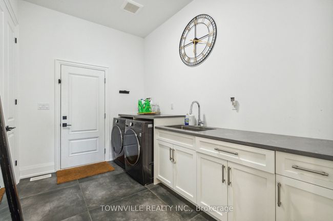 9042 Sideroad 10, House other with 6 bedrooms, 4 bathrooms and 12 parking in Georgetown ON | Image 7