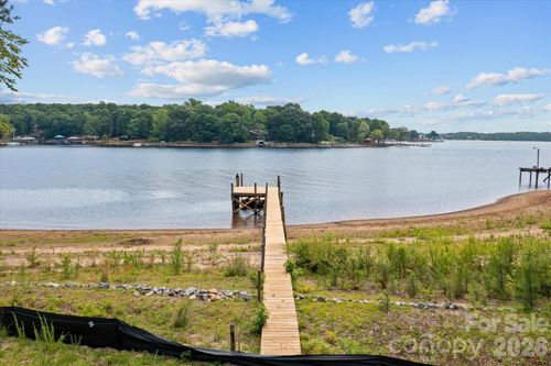 3-8924 Holdsclaw Rd, Terrell, NC, 28682-9754 | Card Image