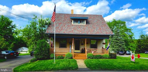 111 N Pioneer Ave, Shavertown, PA, 18708-1027 | Card Image