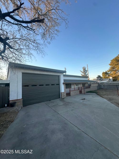 2775 N Goyette Avenue, Tucson, AZ, 85712 | Card Image