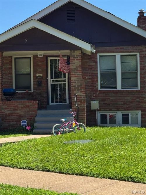 8526 Lowell St, Saint Louis, MO, 63147-2210 | Card Image