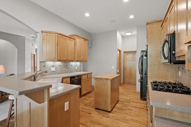 Undercabinet lighting to brighten the workspace or just add ambiance. | Image 8