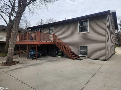 1121 15th St Ne, Mason City, IA, 50401-1421 | Card Image