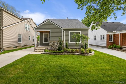 10541 Hart Ave, Huntington Woods, MI, 48070-1154 | Card Image