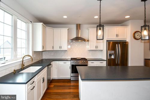 516 Silverrod Aly, CLARKSBURG, MD, 20871-9524 | Card Image