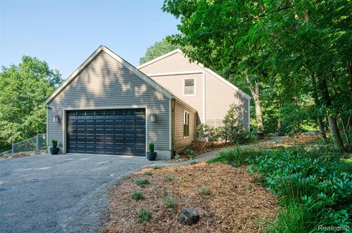 4223 Vanneter Rd, Williamston, MI, 48895-9171 | Card Image