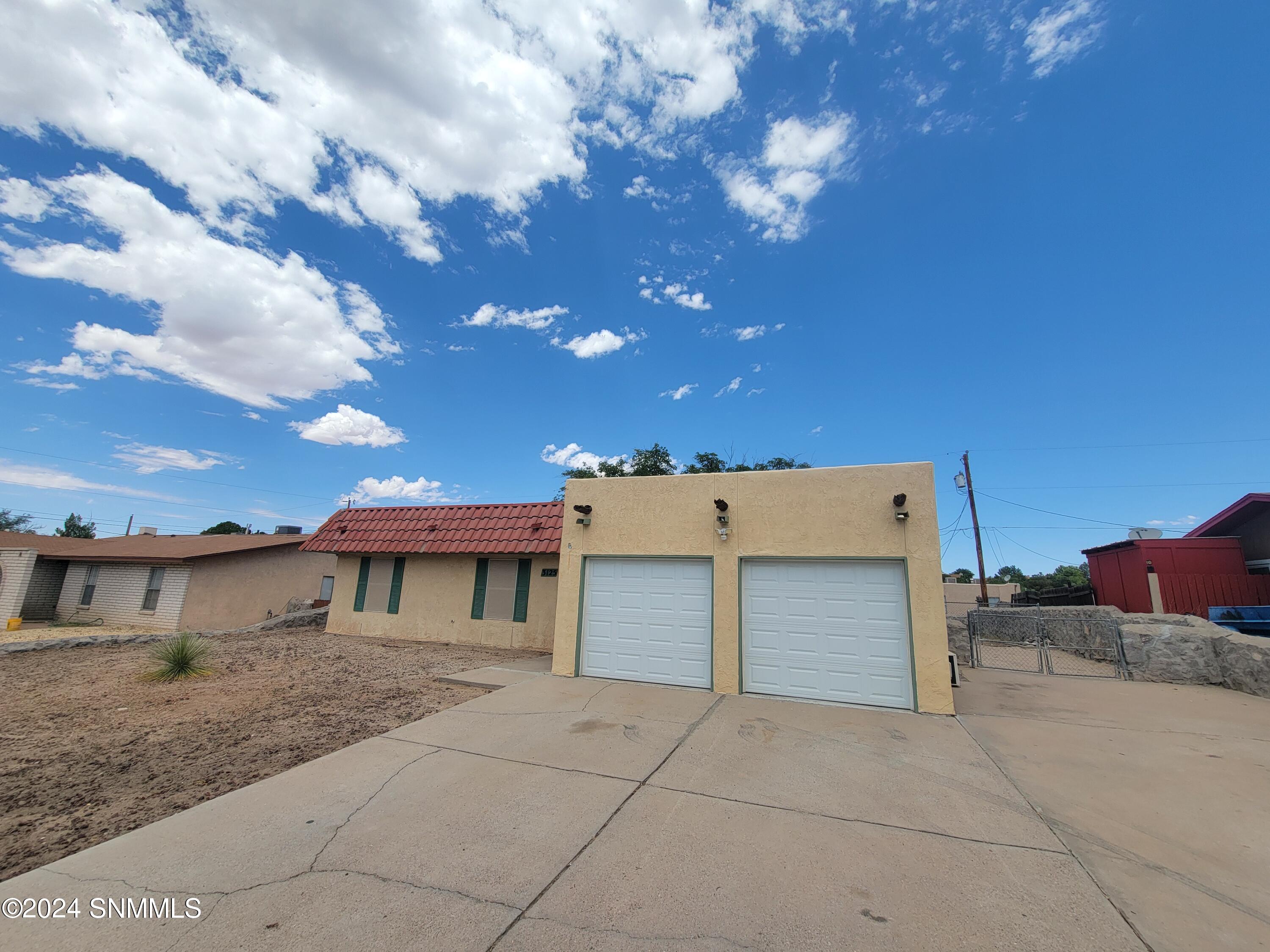 Dyer St, Las Cruces, NM 88011