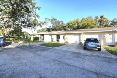 1052 Loch Haven Drive N, Condo with 1 bedrooms, 1 bathrooms and null parking in DUNEDIN FL | Image 3