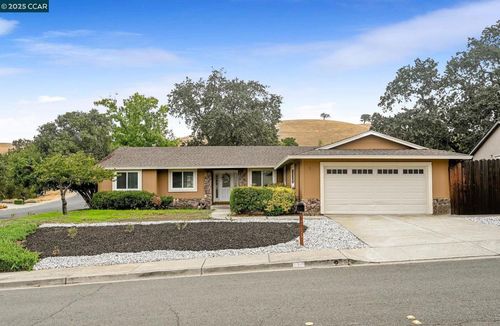 1 Petar Ct, Clayton, CA, 94517-1712 | Card Image