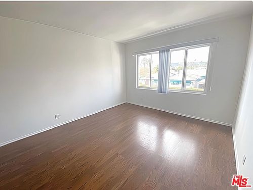 15-4122 W 2nd St, Los Angeles, CA, 90004-4347 | Card Image