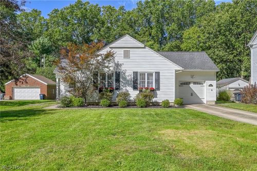 154 Birdwood Rd, Akron, OH, 44313-6206 | Card Image