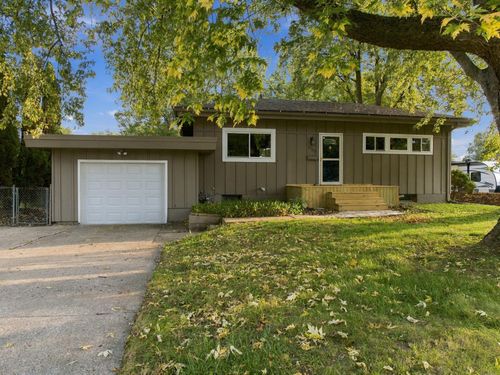1703 Madison St, Cedar Falls, IA, 50613-4619 | Card Image