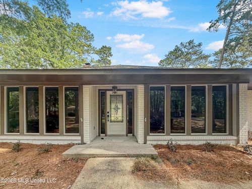 109 Park Ln, Brandon, MS, 39047-6119 | Card Image