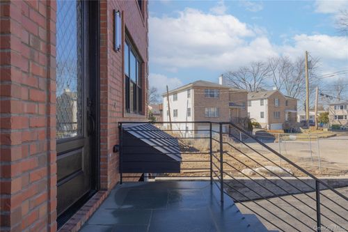 b-7 Victoria Ln, Yonkers, NY, 10701-5315 | Card Image