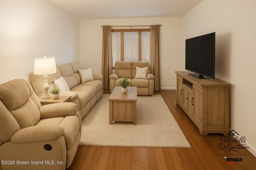 28 Devens St, Staten Island, NY, 10314-1813 | Card Image