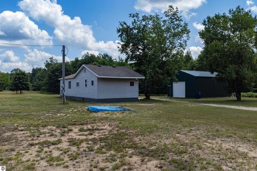 10241 W Gladwin Rd, Lake, MI, 48632-8701 | Card Image