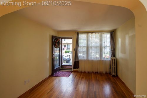 11715 Sobieski St, Hamtramck, MI, 48212-4116 | Card Image