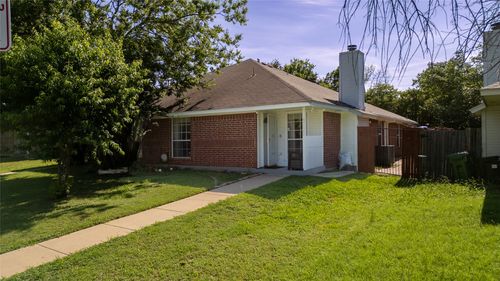 5323 Northridge Blvd, North Richland Hills, TX, 76180-5926 | Card Image