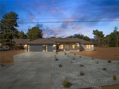 15155 Pocahantas St, Apple Valley, CA, 92307-4724 | Card Image