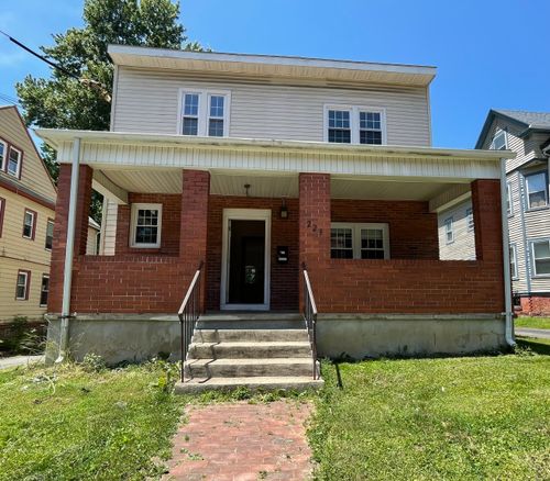 223 S Whitney St, Hartford, CT, 06105-3001 | Card Image