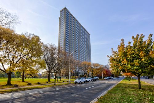 apt-909-1300 E Lafayette St, Detroit, MI, 48207-2920 | Card Image