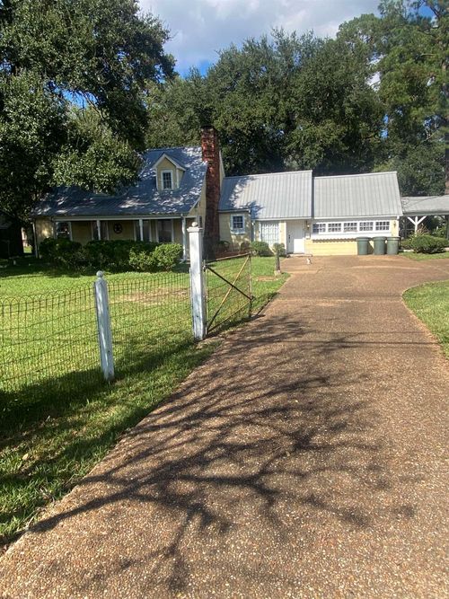 4270 Folsom Dr, Beaumont, TX, 77706-7431 | Card Image