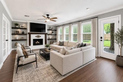5 N Deerfoot Cir, The Woodlands, TX, 77380-3916 | Card Image
