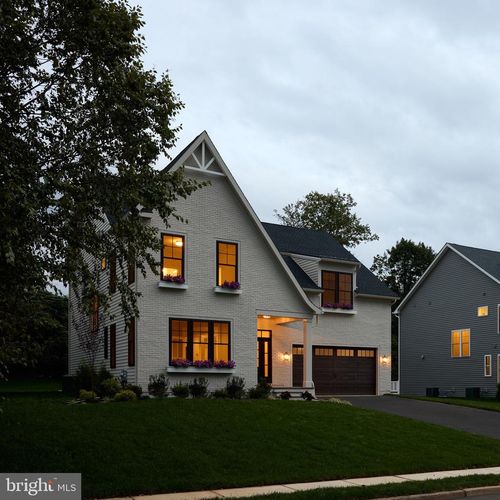 2 Martins Ln, Berwyn, PA, 19312-1214 | Card Image