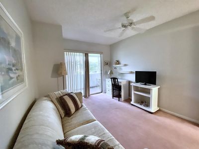 368 Durham K, Condo with 2 bedrooms, 1 bathrooms and null parking in Deerfield Beach FL | Image 3