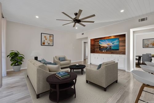 601-3678 Hidden Dr, San Antonio, TX, 78217-4666 | Card Image