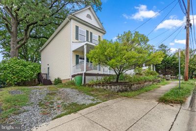 3710 37 Th Street, House other with 3 bedrooms, 2 bathrooms and null parking in MOUNT RAINIER MD | Image 3