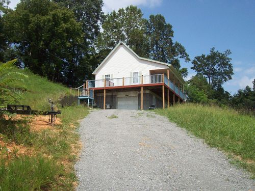 139 Ashley Cir, Sneedville, TN, 37869-2501 | Card Image