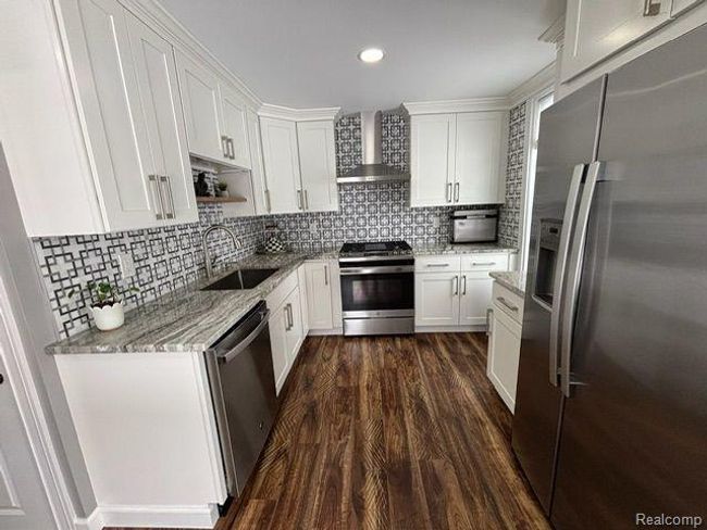 412 Ellen St, House other with 4 bedrooms, 2 bathrooms and null parking in Fenton MI | Image 12