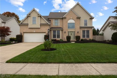 15379 Old Oak Dr, Strongsville, OH, 44149-4884 | Card Image