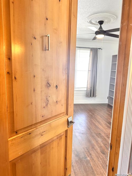 1-525 Mission St, San Antonio, TX, 78210-1234 | Card Image