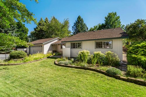 21081 Gardenia Ave, Bend, OR, 97702-2473 | Card Image