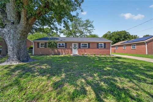 47 Nathan St, Hampton, VA, 23669-1337 | Card Image