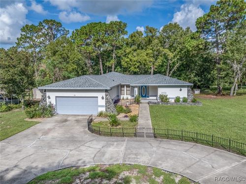 814 N Pompeo Ave, Crystal River, FL, 34429-7710 | Card Image